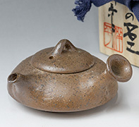 Tokoname Mayake teapot by Konishi Yohei