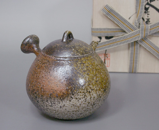 Japanese pottery - Tokoname Teapot by Konishi Yohei