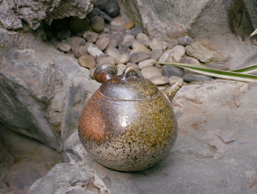 Tokoname Teapot by Konishi Yohei