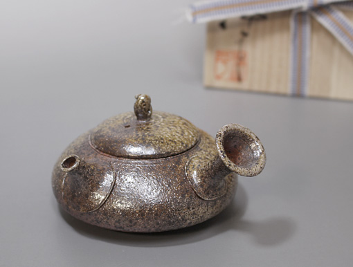 Japanese pottery - Tokoname Teapot by Konishi Yohei