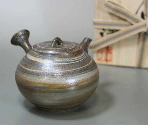 Japanese pottery - Tokoname Teapot by Konishi Yohei