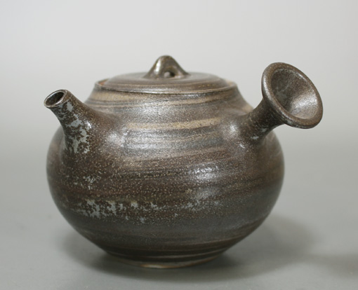 Japanese pottery - Tokoname Teapot by Konishi Yohei