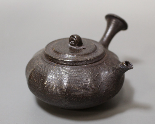 Japanese pottery - Tokoname Teapot by Konishi Yohei