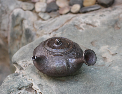 Tokoname Teapot by Konishi Yohei