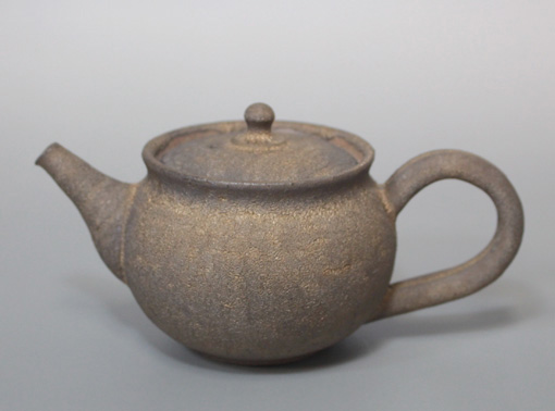 Japanese pottery -  Tokonameyaki teapot by Maekawa Junzo