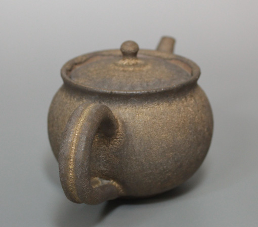 Japanese pottery -  Tokonameyaki teapot by Maekawa Junzo