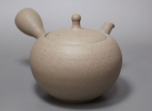 Japanese pottery -  Tokonameyaki teapot by Maekawa Junzo