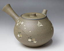 Gold Cherry Blossoms teapot by Seiho