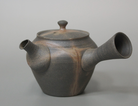 Tokoname handcrafted by Shukei