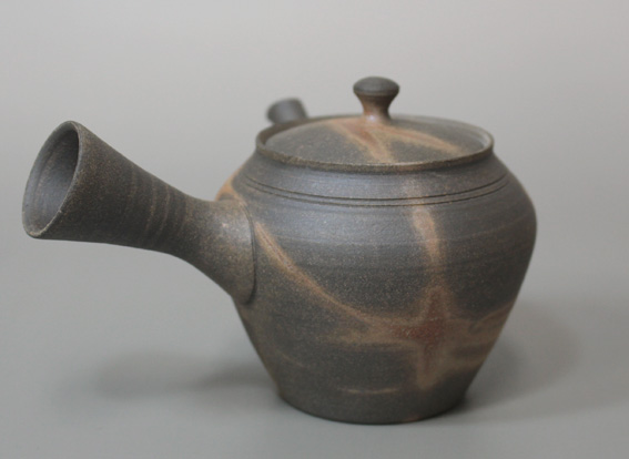 Tokoname handcrafted by Shukei