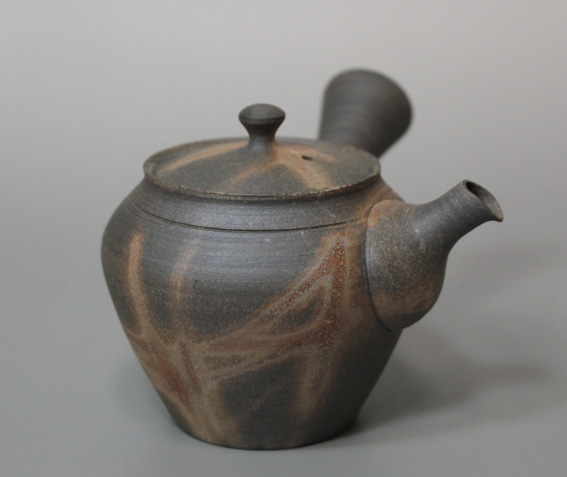 Tokoname handcrafted by Shukei