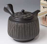 Japanese pottery - Tokonameyaki teapot by Shunen II