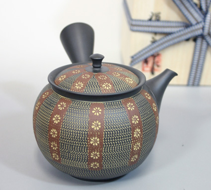 Tokoname handcrafted teapot