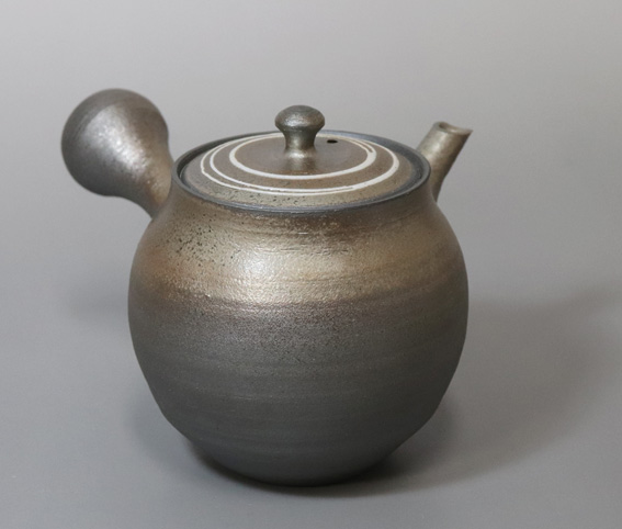 Tokoname teapot by Fujita Tokuta
