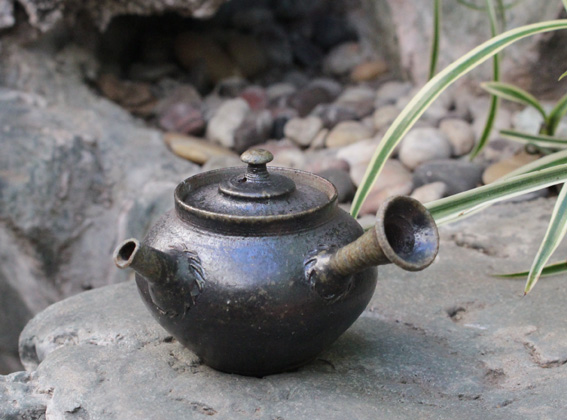 Japanese pottery -  Tokonameyaki teapot by Yamada Sou