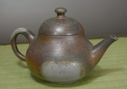 Japanese pottery- Tokoname kyusu teapot by Yoshiki