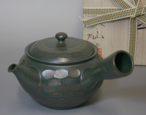 Tokoname nerikomi teapot by Yusen